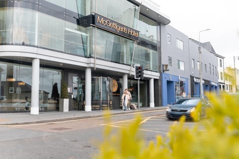 Property building, Day, Street view
