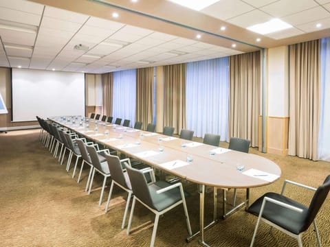 Meeting/conference room