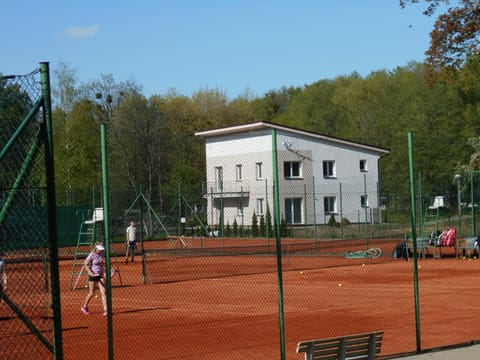 Property building, Tennis court