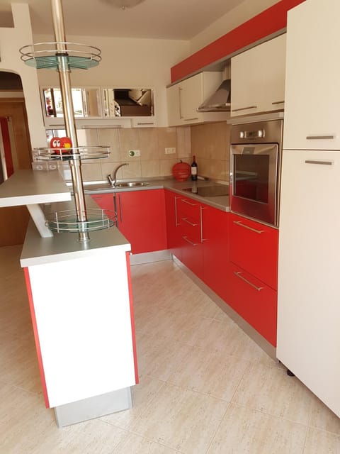 Kitchen or kitchenette, Photo of the whole room, Family