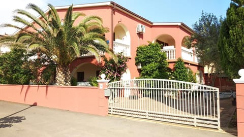 Villa Mare Apartments Apartamento in Zadar County