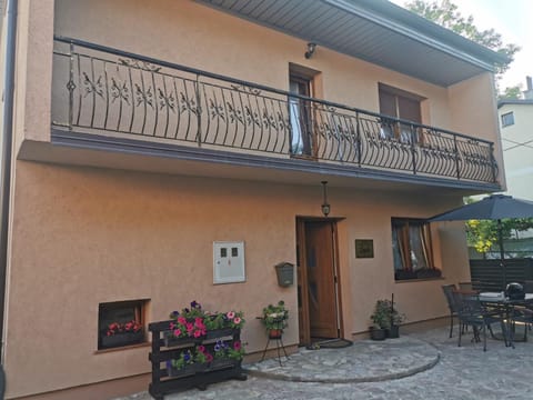 House Leyla Bed and Breakfast in Lika-Senj County