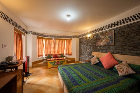 Gemoor Khar- Manor House Bed and Breakfast in Himachal Pradesh