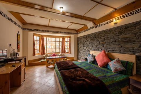 Gemoor Khar- Manor House Bed and Breakfast in Himachal Pradesh