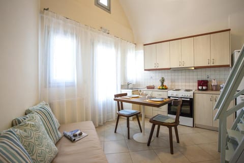 Santorini Med Homes - Sunday Apartment Apartamento in Mesaria