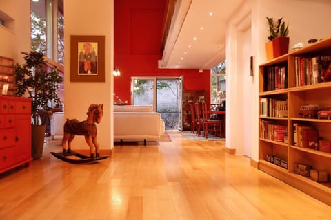 Library, Living room, Decorative detail, Seating area, Dining area