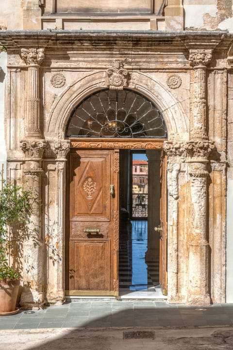 Property building, Facade/entrance