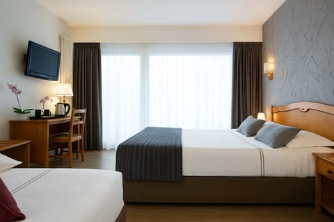 LOGIS HÔTEL, CHALETS et RESTAURANT LES CHATELMINÉS Hotel in La Bresse