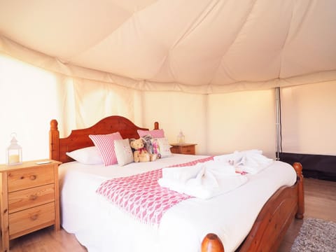 Old Dairy Farm Glamping Luxury tent in Chichester District