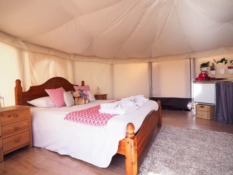 Old Dairy Farm Glamping Luxury tent in Chichester District