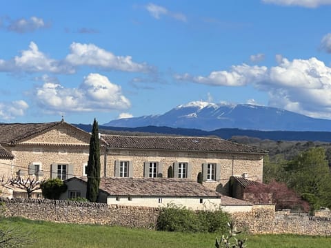 Le Clos de la Tuilière Bed and Breakfast in Grignan