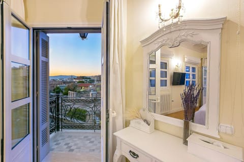 Aerides Luxury Suites Condo in Athens
