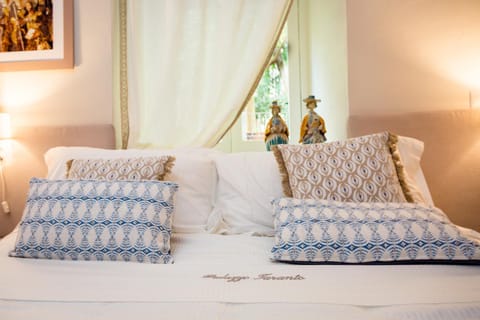Palazzo Taranto Luxury Rooms Bed and Breakfast in Caltagirone