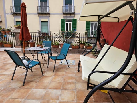 The Spanish Palace Rooms, Suites Apartments & Terraces Bed and Breakfast in Naples