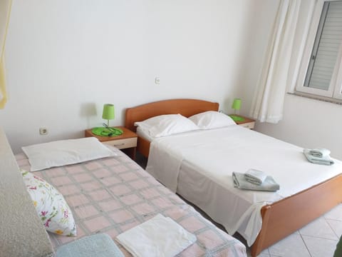 Apartments Uvala Murtar Condo in Tisno