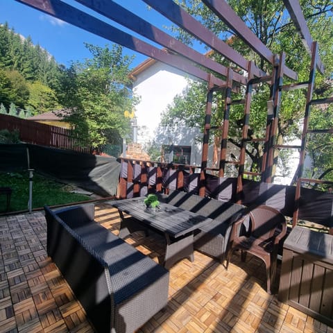 Day, Garden, Seating area, Garden view