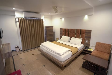 Hotel Shertown Hotel in Ahmedabad