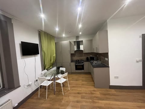 Anerly Road Apartment in London Borough of Croydon