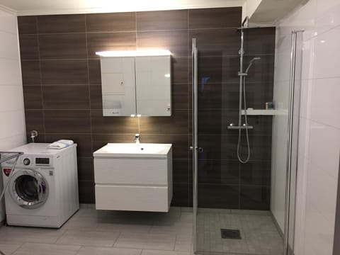 Shower, Bathroom, washing machine