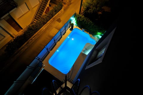 Night, Pool view