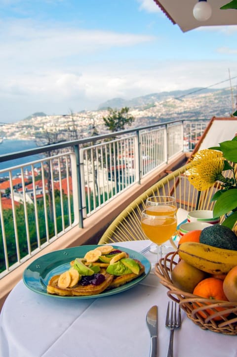 Villa Reis Sao Goncalo Chalet in Madeira District