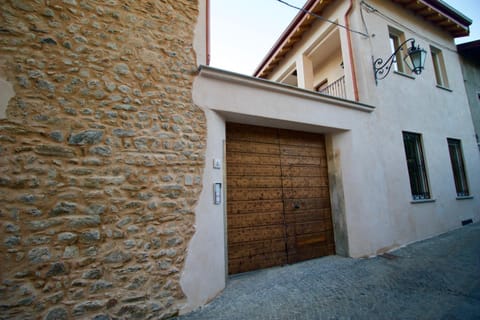 Facade/entrance, Spring, Day, On site