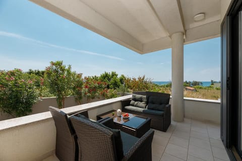 MALO Ferienvilla Privlaka, Pool, Boje, WI-FI, Wallbox Apartment in Zadar County