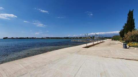 MALO Ferienvilla Privlaka, Pool, Boje, WI-FI, Wallbox Apartment in Zadar County