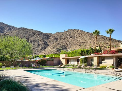 Property building, Day, Natural landscape, Mountain view, Pool view, Swimming pool, sunbed