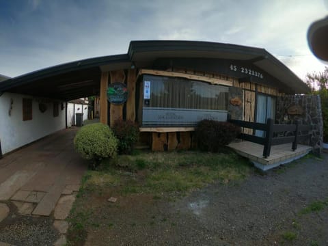 Hostal Los Guindos Bed and Breakfast in Temuco