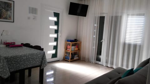 Milu Apartment in Tisno