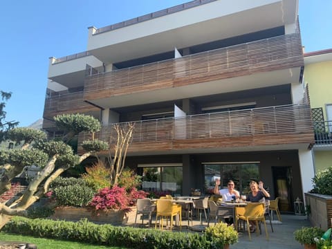 Property building, Facade/entrance, Spring
