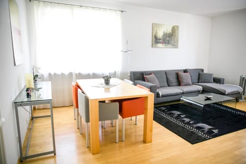 Schöne Ferienwohnung mit Panoramablick Apartamento in Ascona