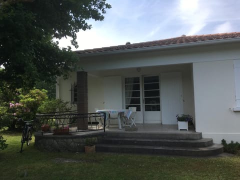 Villa Pagnol Chalet in Andernos-les-Bains