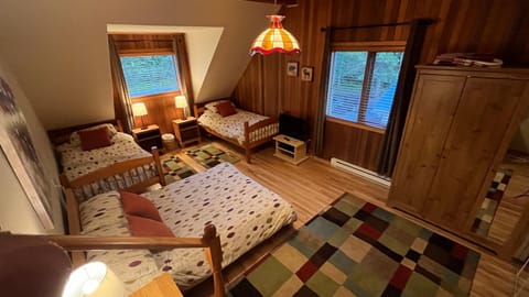 Bear Paw Lodge House in Columbia-Shuswap A