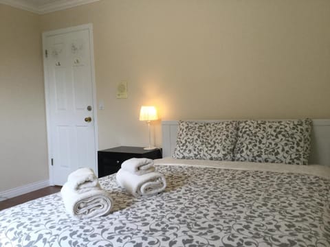 Photo of the whole room, Decorative detail, Bedroom