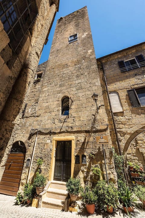Palazzo Castelleschi House in Tarquinia