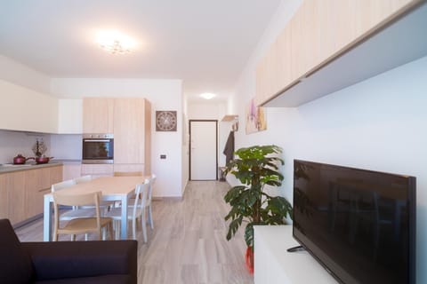 Kitchen or kitchenette, Living room, Dining area