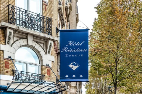 Hotel Residence Europe & Spa Hotel in Clichy