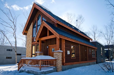 Facade/entrance, Day, Winter, On site, Street view