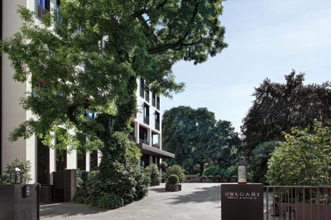 Property building, Facade/entrance