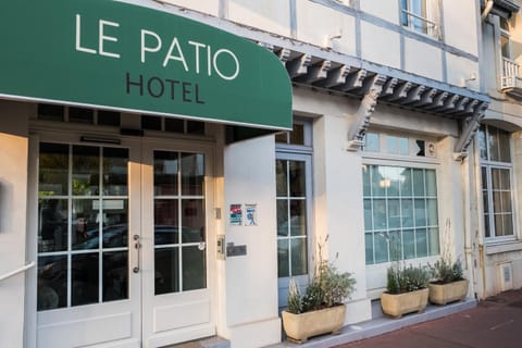 Hôtel Le Patio - Deauville Hotel in Deauville