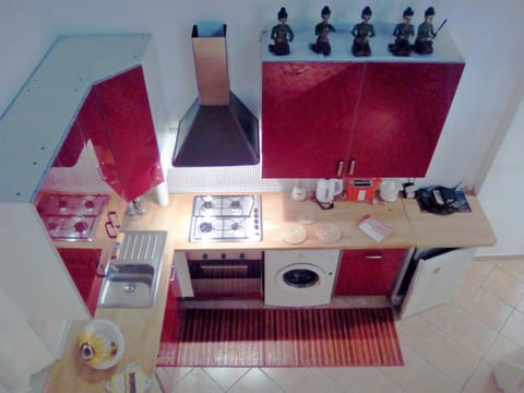 Coffee/tea facilities, Kitchen or kitchenette, Dining area