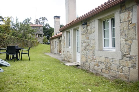 Property building, Facade/entrance, Garden