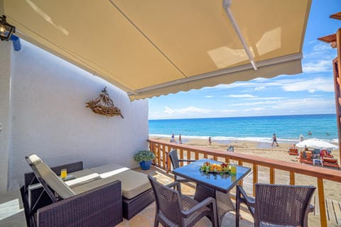 Elena's Seaside Apartments & Studios Condo in Saint Gordios beach