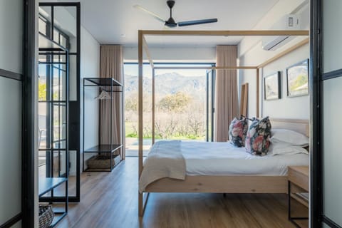 Bed, Bedroom, Garden view, Mountain view