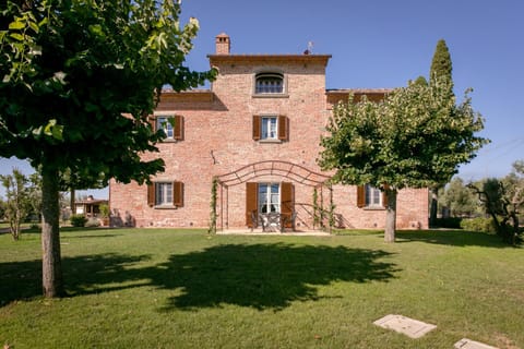 Facade/entrance, Garden