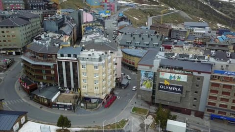 Bird's eye view, City view, Street view