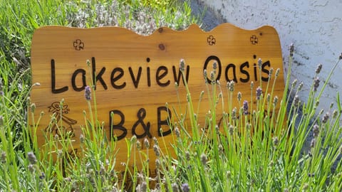 Lakeview Oasis Bed and Breakfast Pensão in West Kelowna