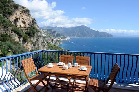 Balcony/Terrace, Balcony/Terrace, Landmark view, Mountain view, Sea view